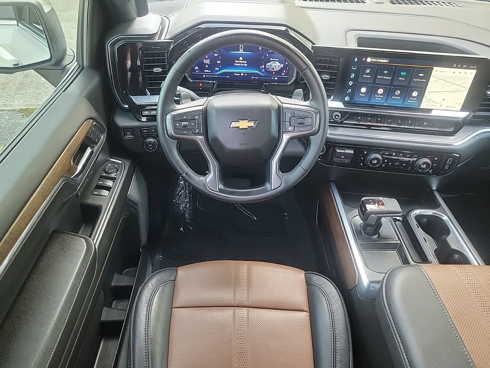 Used 2024 Chevrolet Silverado 1500 High Country w/ Technology Package AWD/4WD image 17