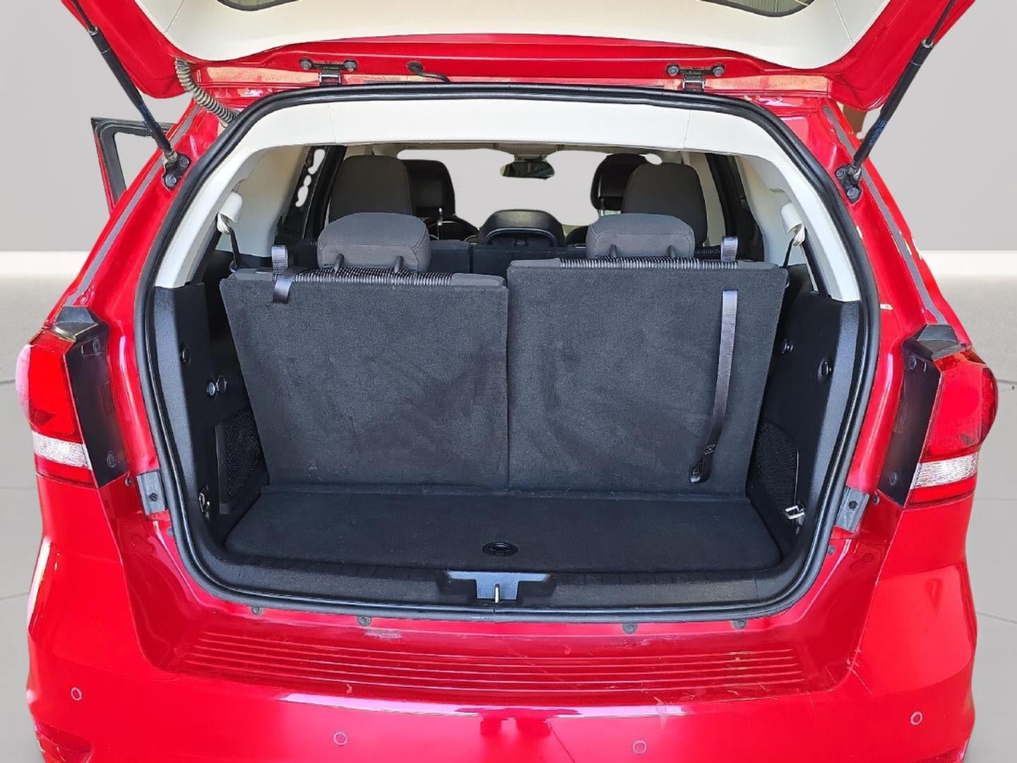 Used 2019 Dodge Journey SE FWD image 19
