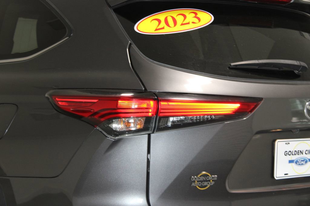 Used 2023 Toyota Highlander L image 48