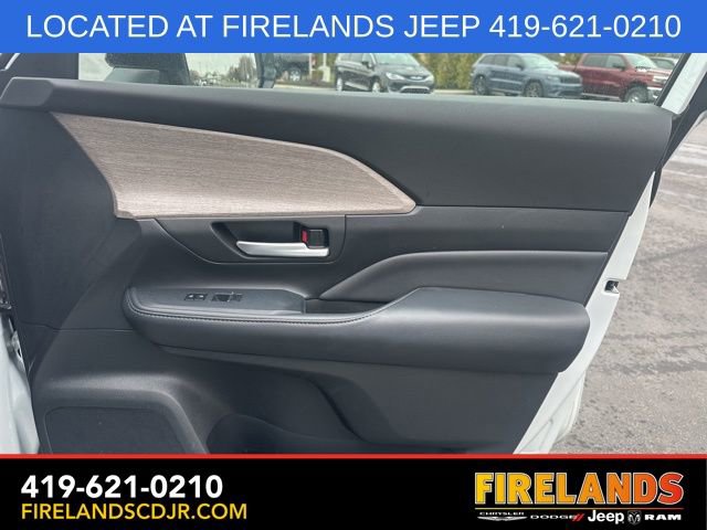 Used 2024 Toyota Grand Highlander Platinum image 17