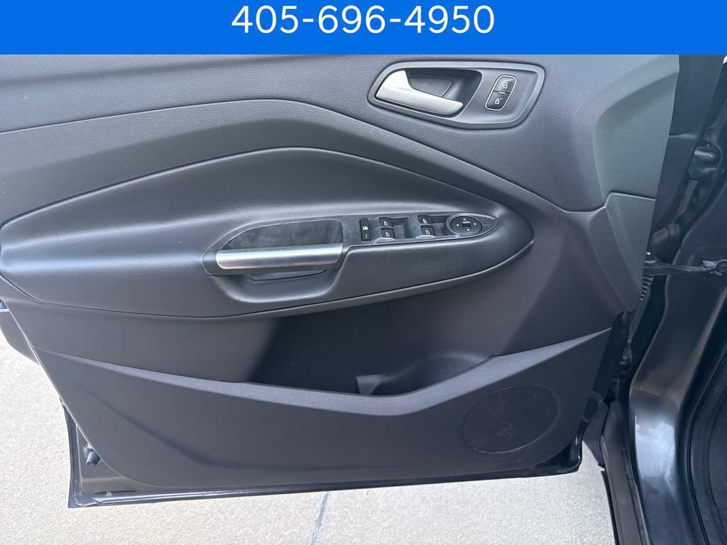 Used 2017 Ford Escape SE FWD image 12
