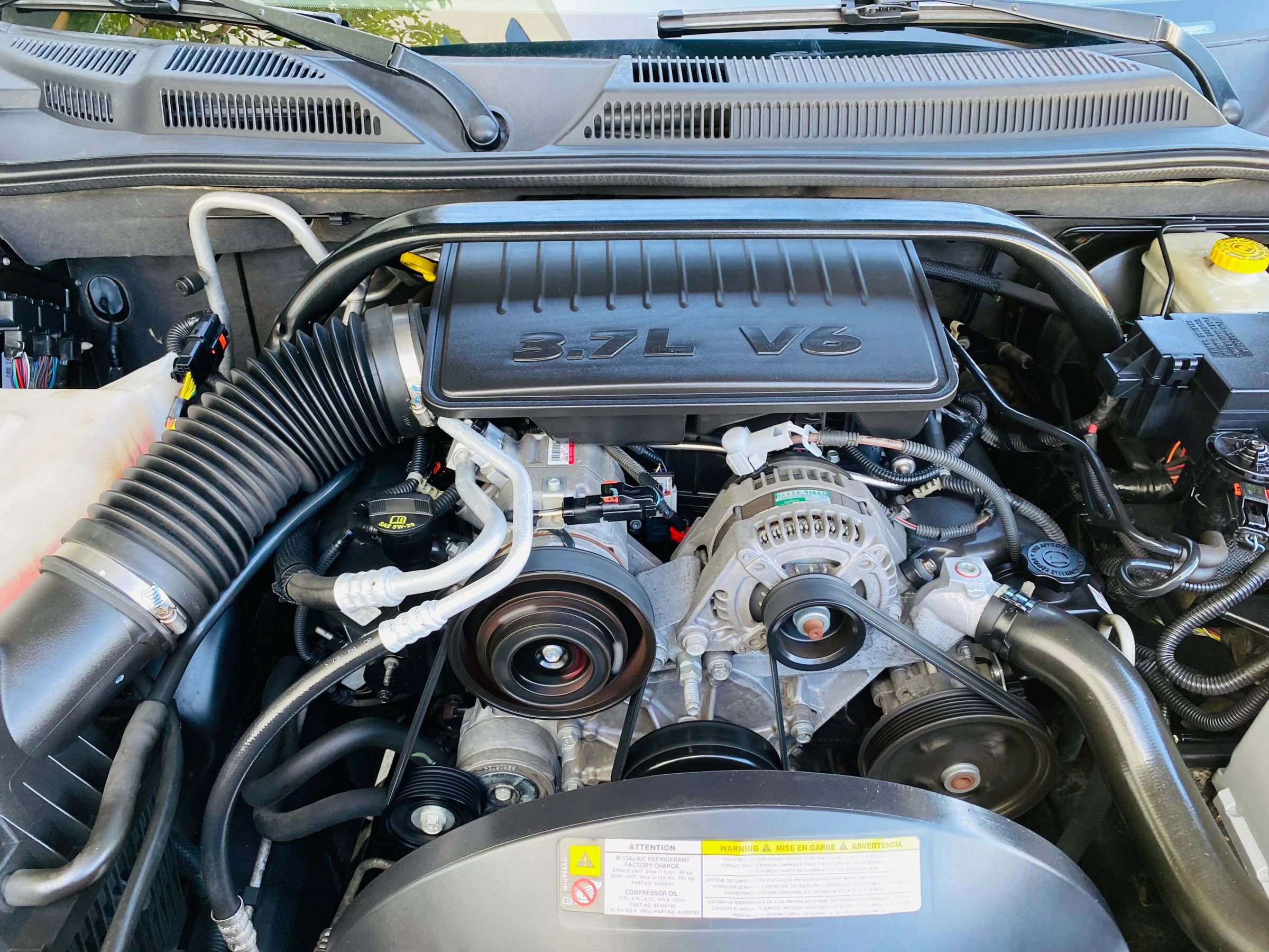 Used 2010 Jeep Commander Sport w/ Sun/Sound Group RWD image 36