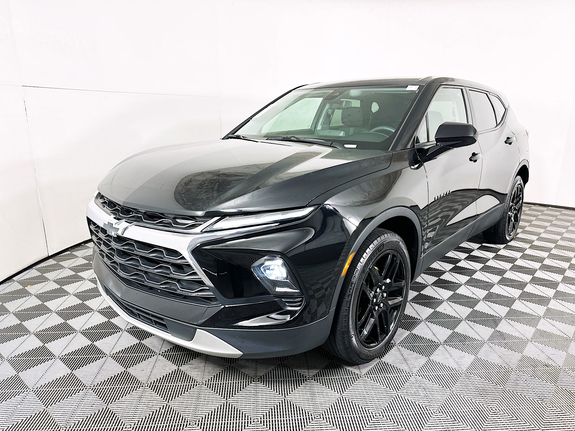 Used 2024 Chevrolet Blazer LT w/ Driver Confidence Package image 7