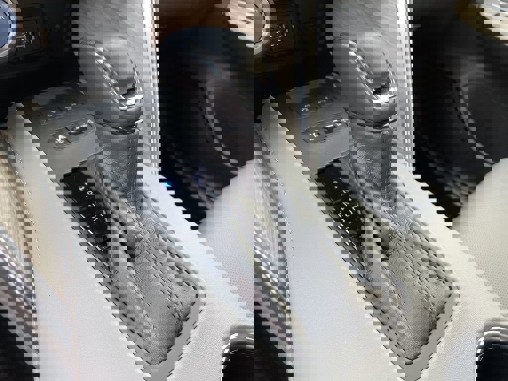 Used 2021 Toyota Venza XLE w/ Softex Package image 26