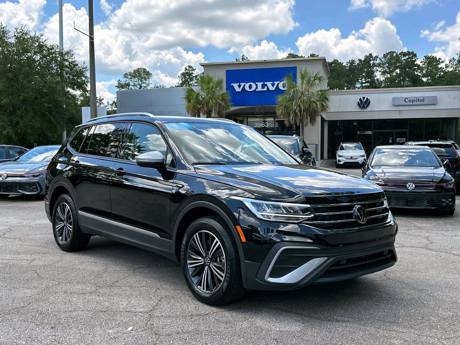 Used 2024 Volkswagen Tiguan Wolfsburg Edition image 1