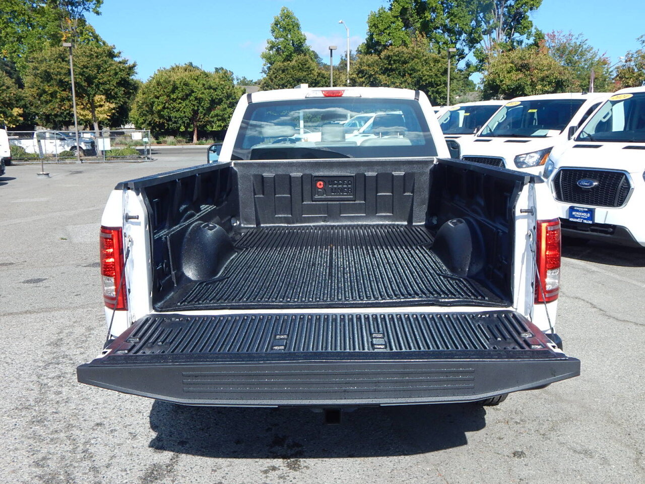 Used 2017 Ford F150 XL w/ Equipment Group 101A Mid RWD image 3