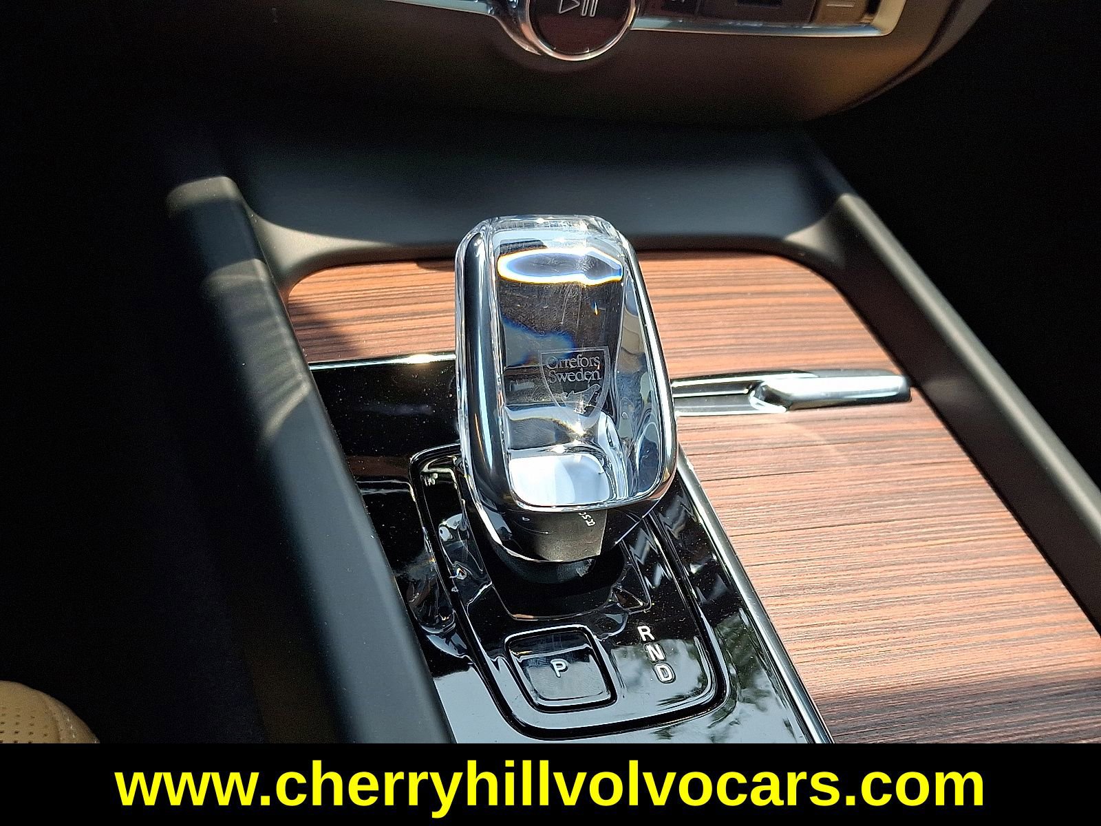 New 2025 Volvo V60 B5 Cross Country Ultra w/ Protection Package Premier image 18