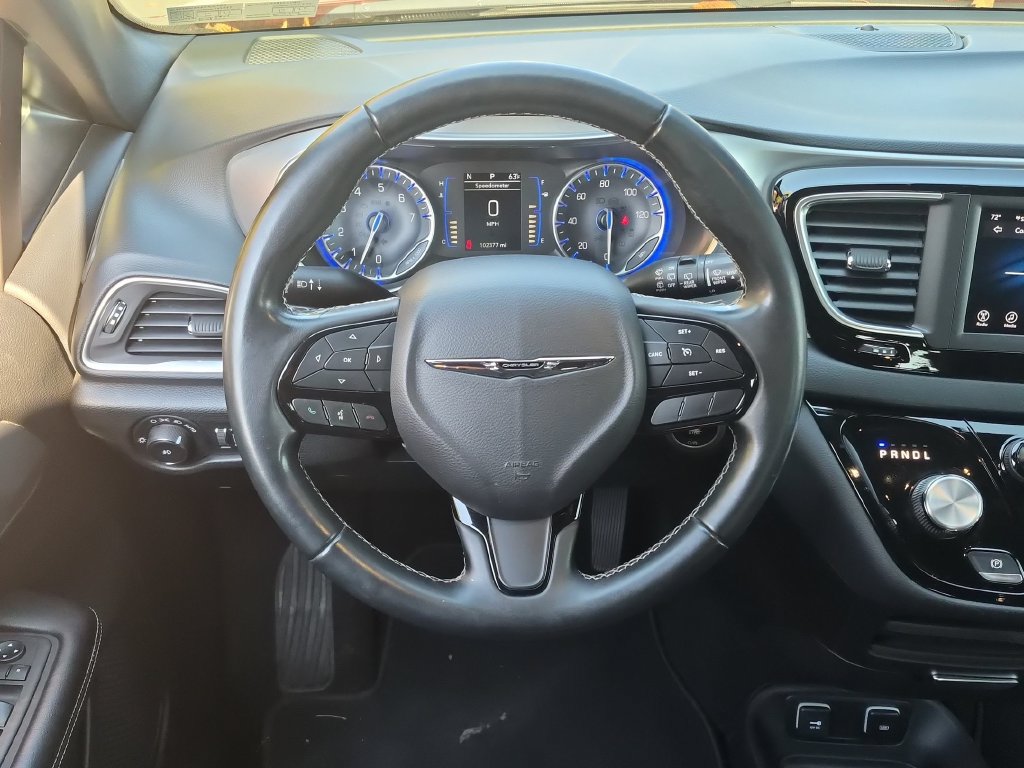 Used 2018 Chrysler Pacifica Touring Plus w/ S Appearance Package FWD image 15