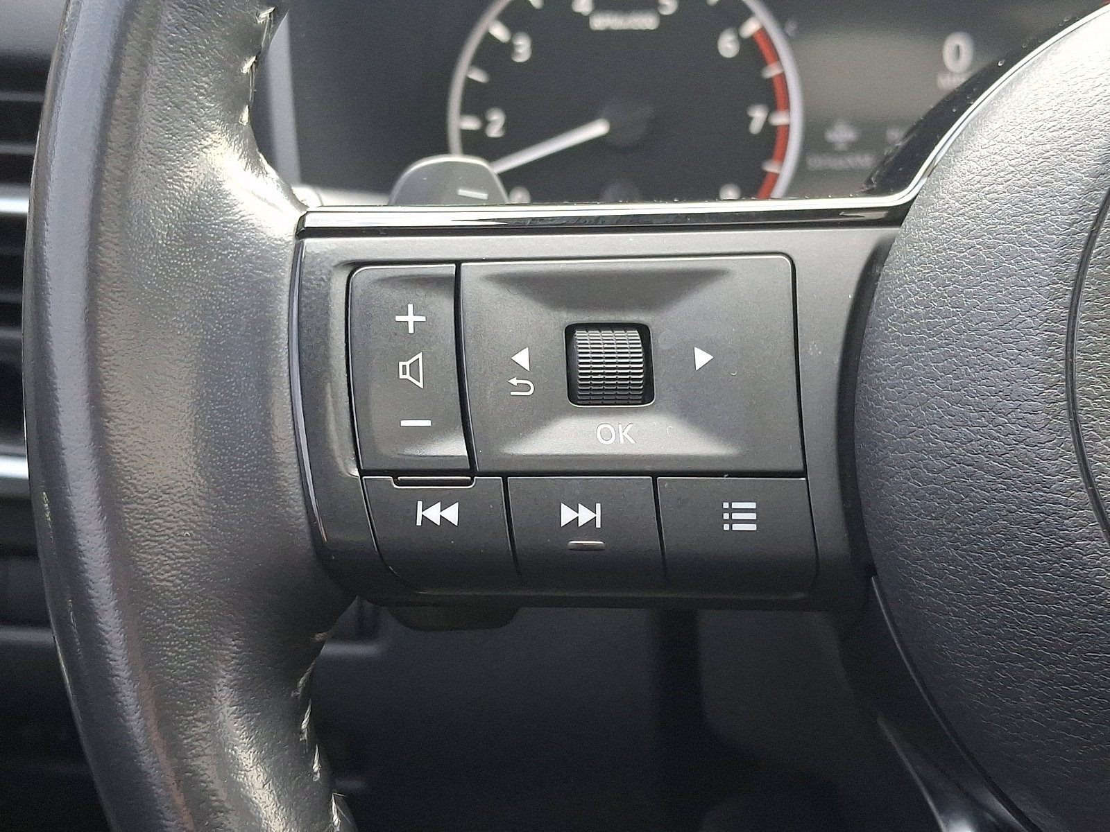 Certified 2023 Nissan Rogue SV w/ SV Premium B Package AWD/4WD image 21