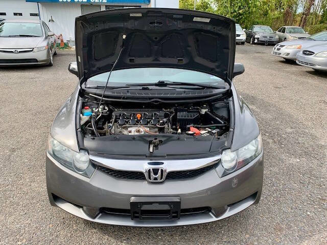 Used 2011 Honda Civic DX-VP image 2