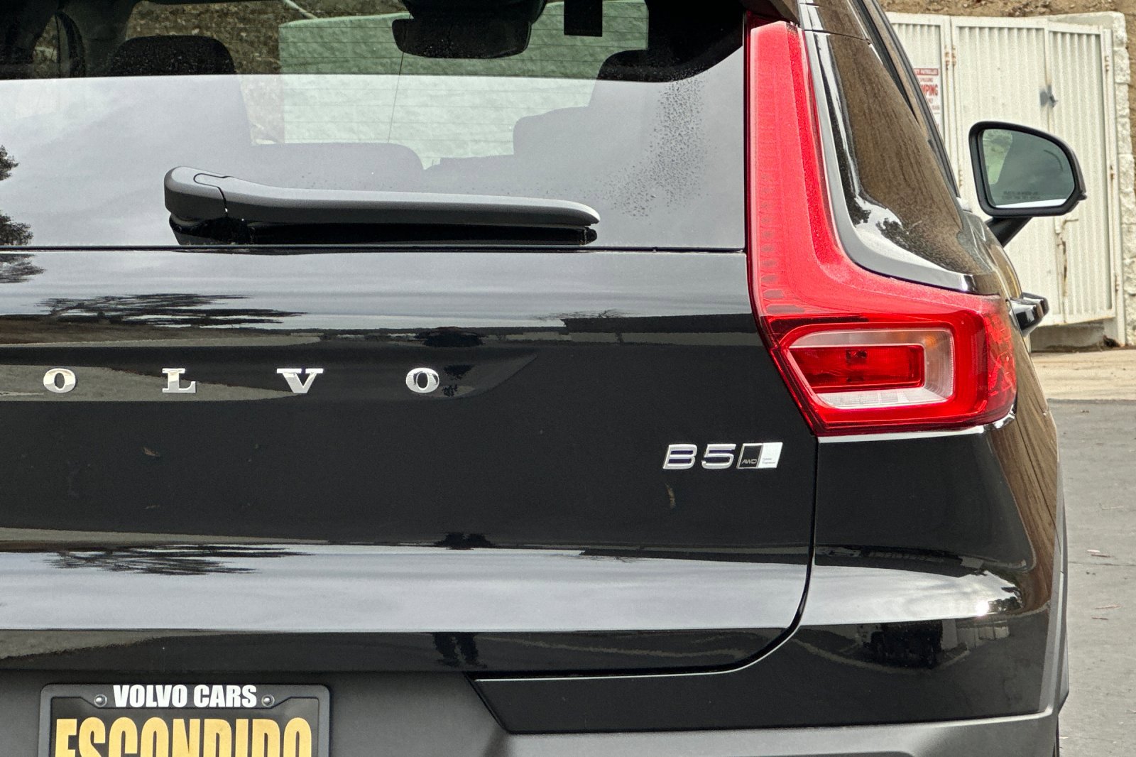New 2025 Volvo XC40 B5 Core w/ Climate Package image 7