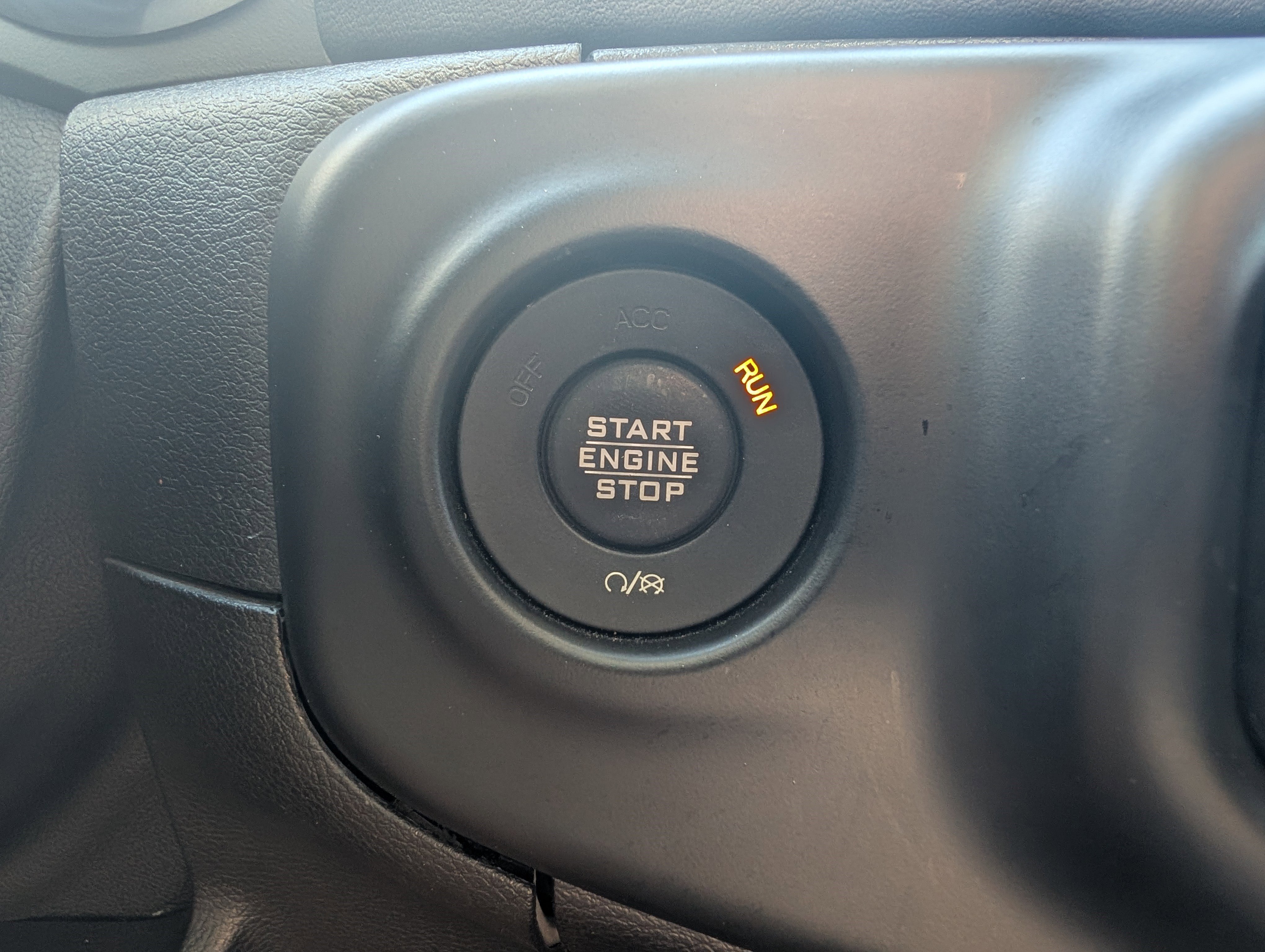 Used 2018 Jeep Wrangler Unlimited Sahara AWD/4WD image 33