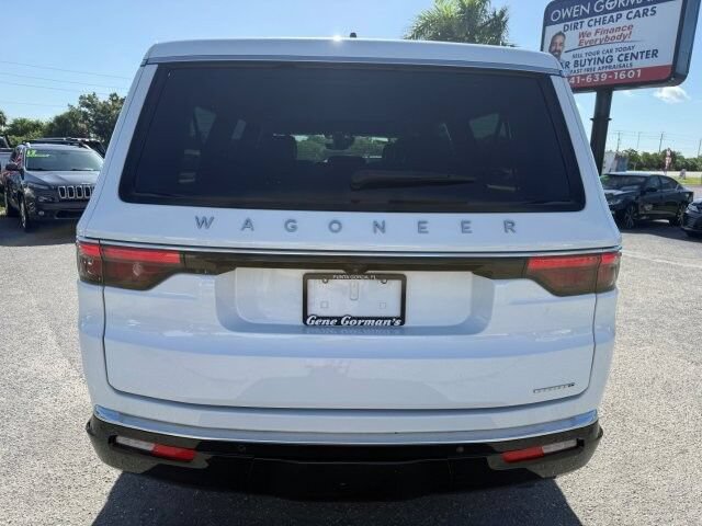 Used 2024 Jeep Wagoneer L Series II w/ Flexible Seating Group AWD/4WD image 4