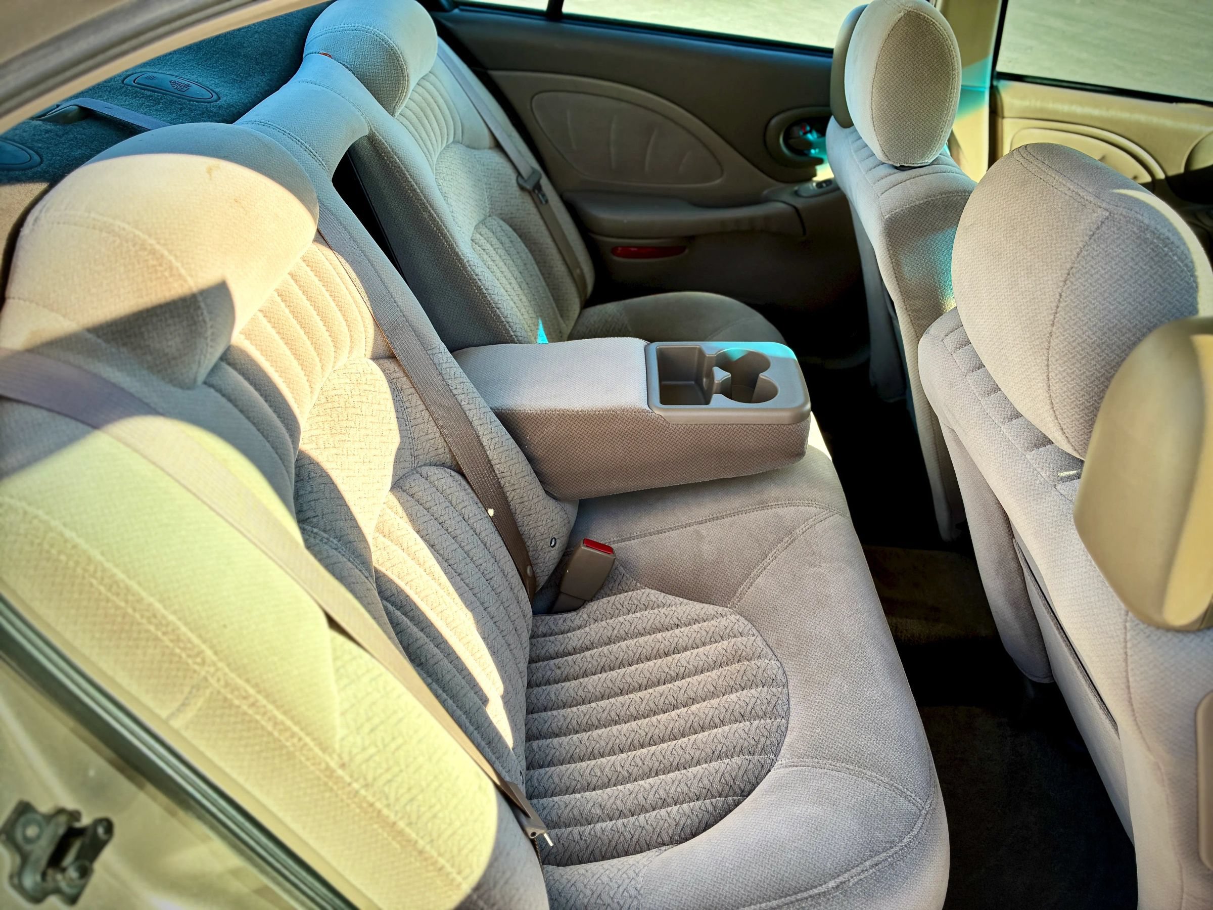 Used 2003 Pontiac Bonneville SLE FWD image 37