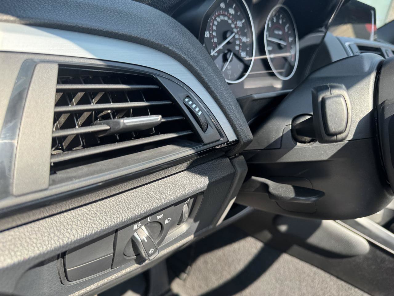 Used 2015 BMW M235i Convertible RWD image 26