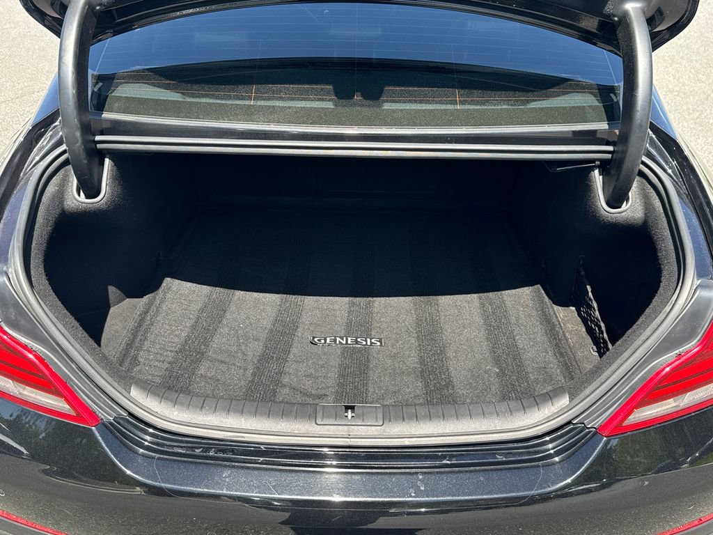 Used 2020 Genesis G70 2.0T w/ Elite Package RWD image 18