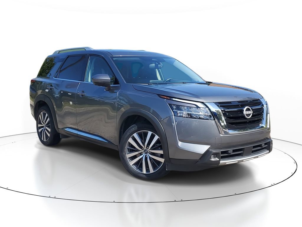 Used 2022 Nissan Pathfinder Platinum image 1