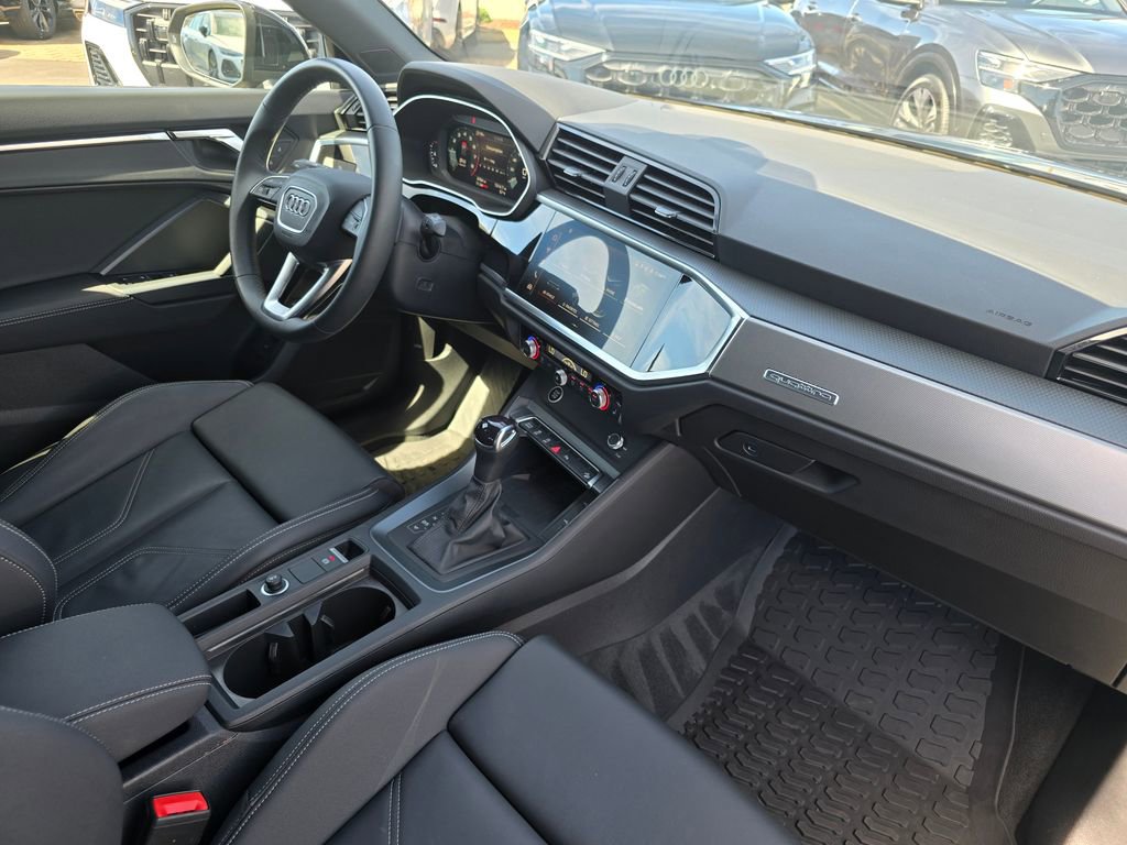 Used 2025 Audi Q3 2.0T Premium w/ Convenience Package image 10