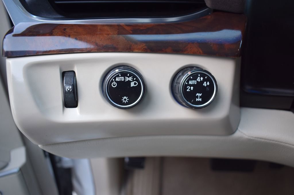 Used 2016 Cadillac Escalade Luxury AWD/4WD image 22