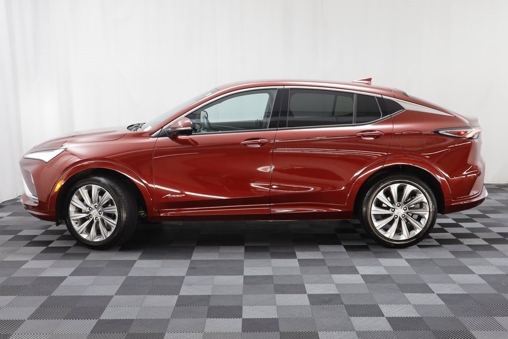 Certified 2025 Buick Envista Avenir image 4