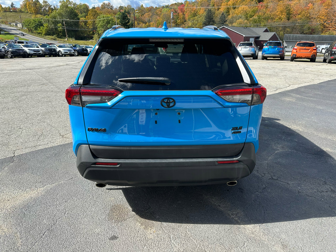 Used 2021 Toyota RAV4 XLE w/ Convenience Package image 6