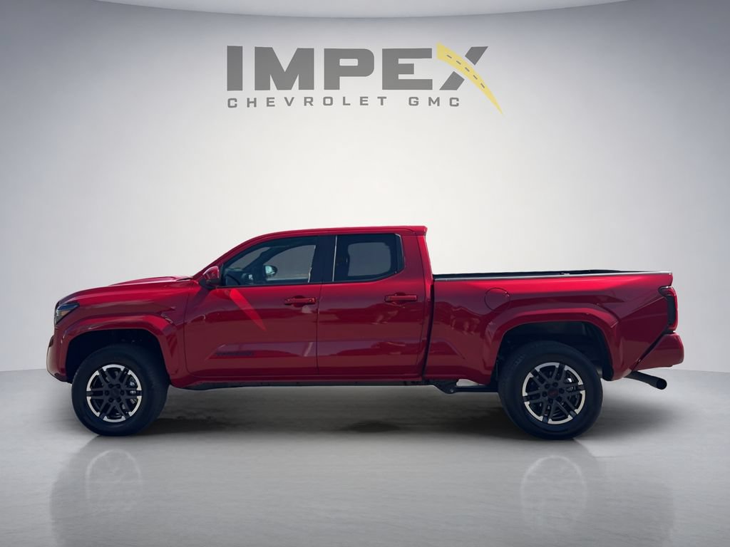 Used 2025 Toyota Tacoma TRD Sport AWD/4WD image 2