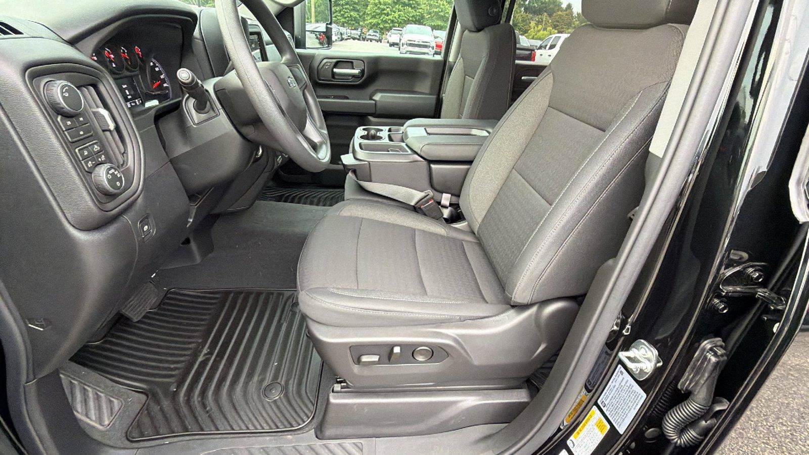 New 2026 Chevrolet Silverado 2500 Custom w/ Custom Value Package AWD/4WD image 16