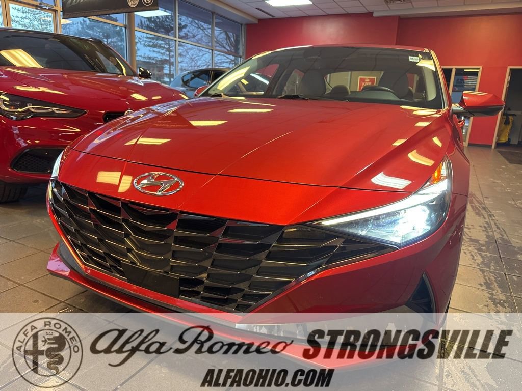 Used 2021 Hyundai Elantra Limited image 1