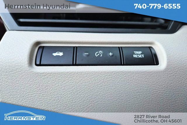 Used 2024 Nissan Altima 2.5 SV image 19