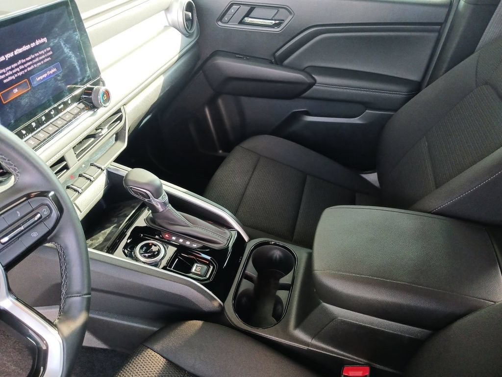 Used 2025 Chevrolet Colorado LT AWD/4WD image 11