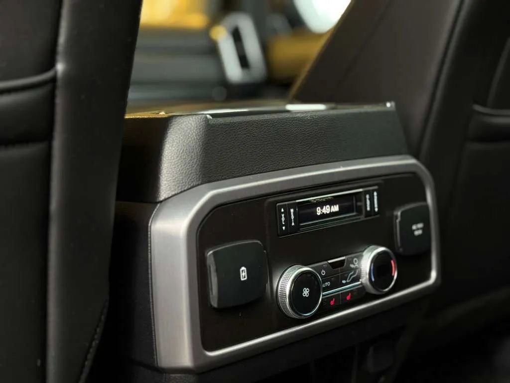 Used 2018 Ford Expedition Platinum image 50