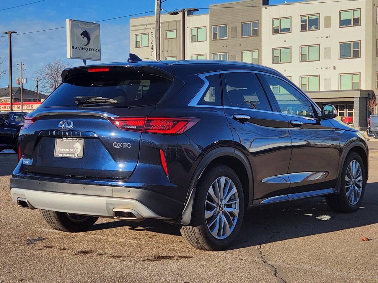 Used 2023 INFINITI QX50 Luxe image 10