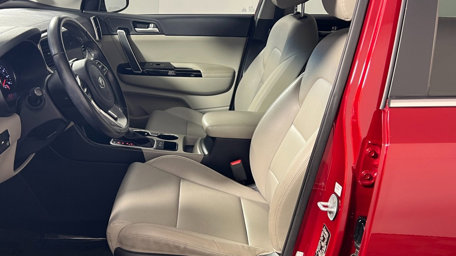 Used 2021 Kia Sportage EX image 15