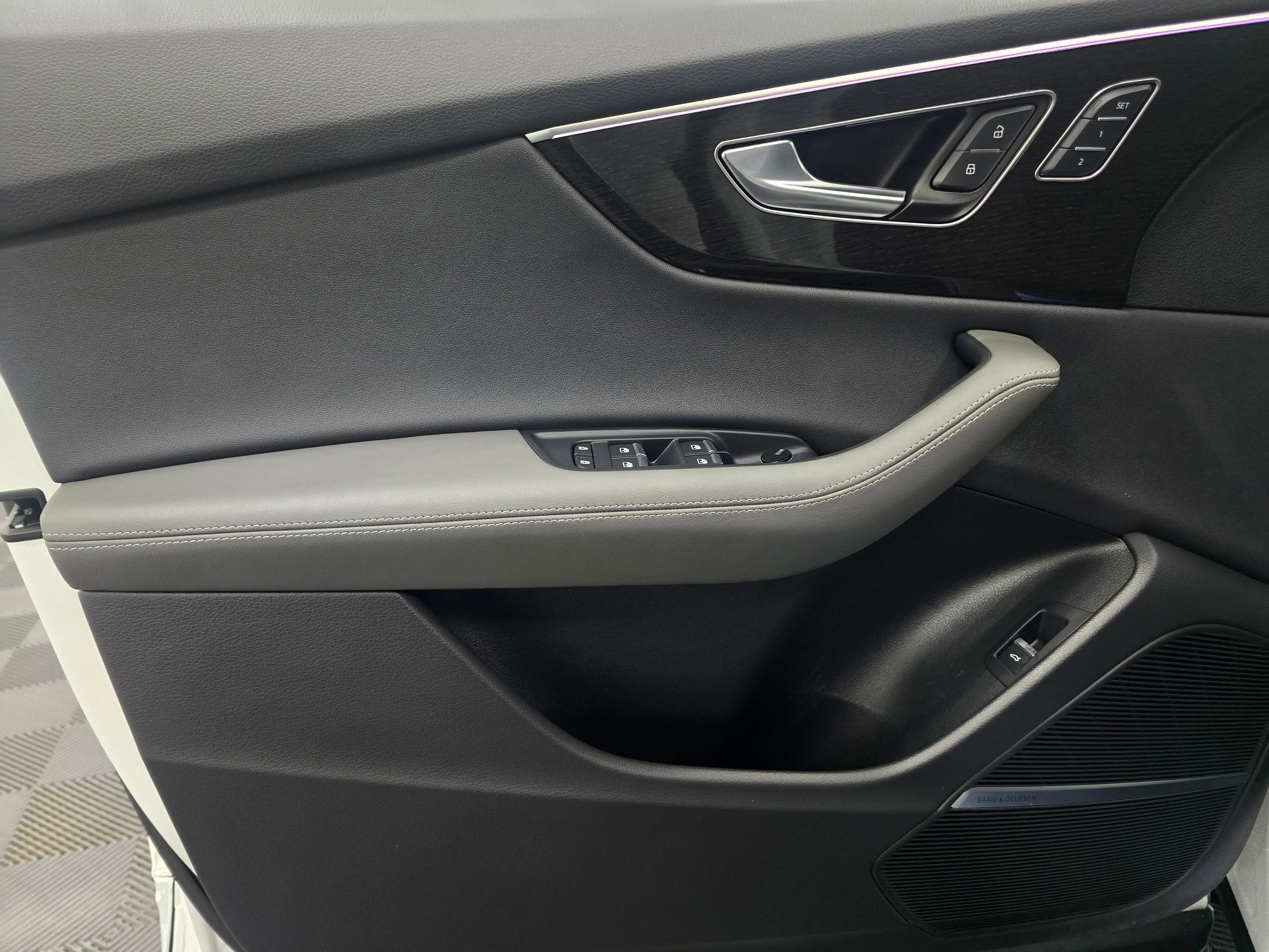 Certified 2025 Audi Q8 Premium Plus w/ Premium Plus Package image 33