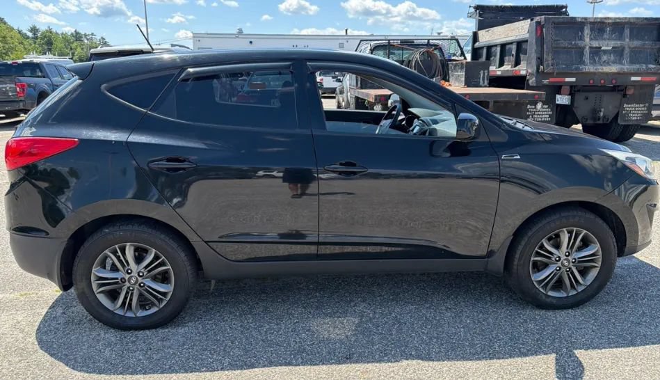 Used 2015 Hyundai Tucson GLS w/ Option Group 02 AWD/4WD image 2