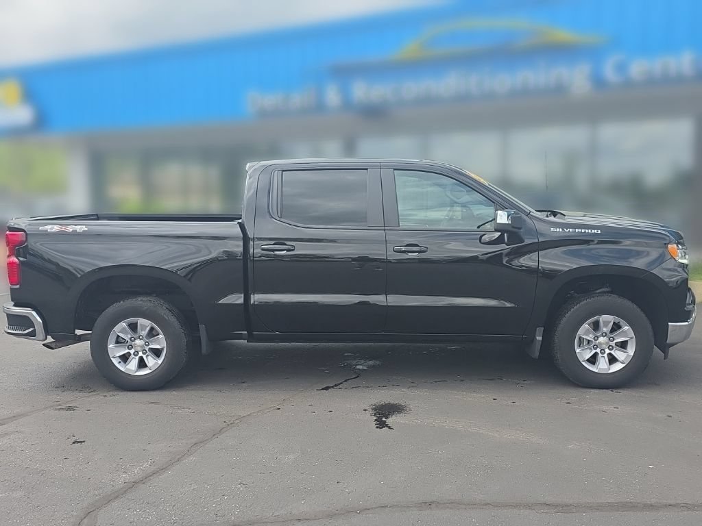 Used 2026 Chevrolet Silverado 1500 LT AWD/4WD image 8