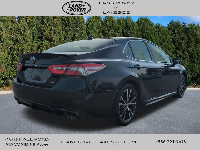 Used 2019 Toyota Camry SE FWD image 4