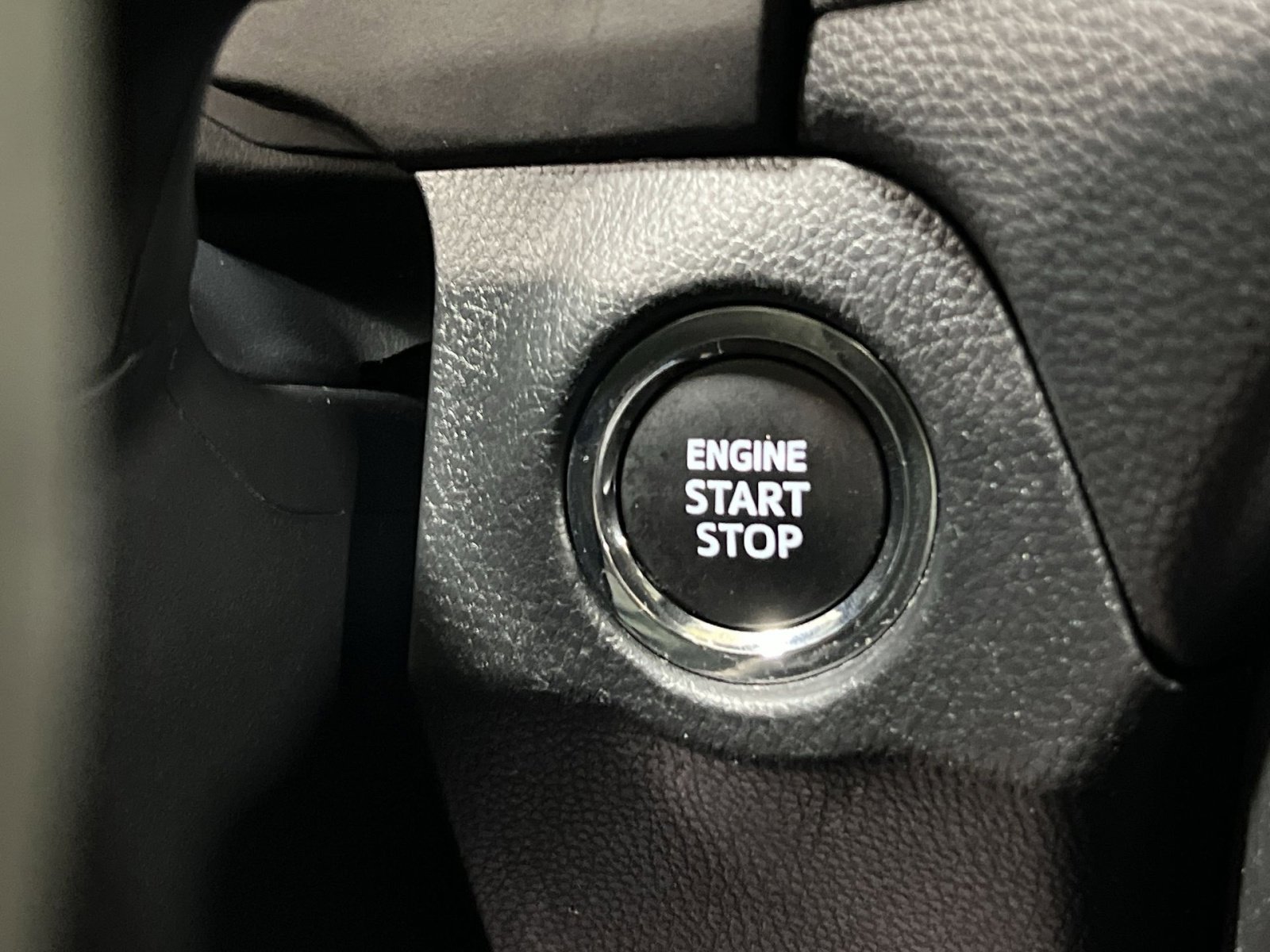 Used 2023 Toyota RAV4 XLE Premium image 32