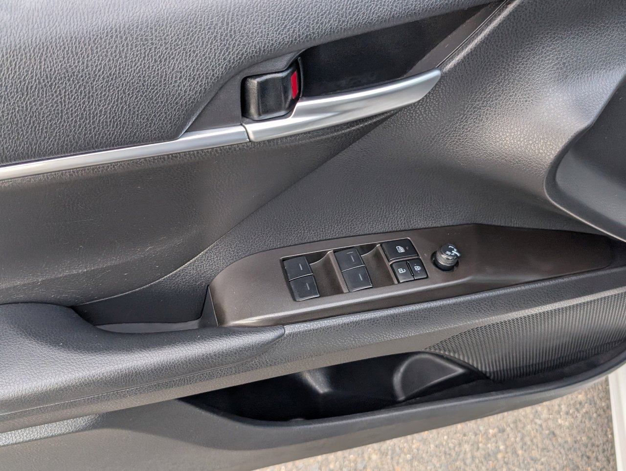 Used 2024 Toyota Camry SE FWD image 15