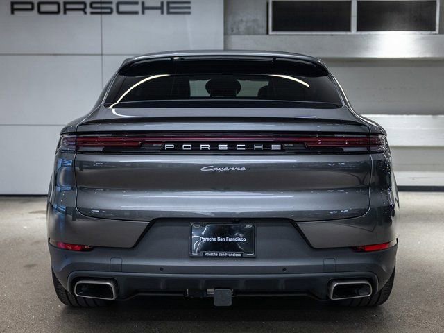 Certified 2025 Porsche Cayenne Coupe image 7