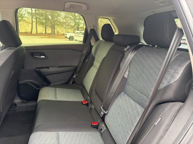 Used 2023 Nissan Rogue SV image 19