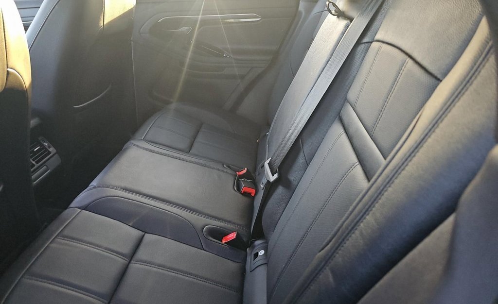 Used 2023 Land Rover Range Rover Evoque S image 13