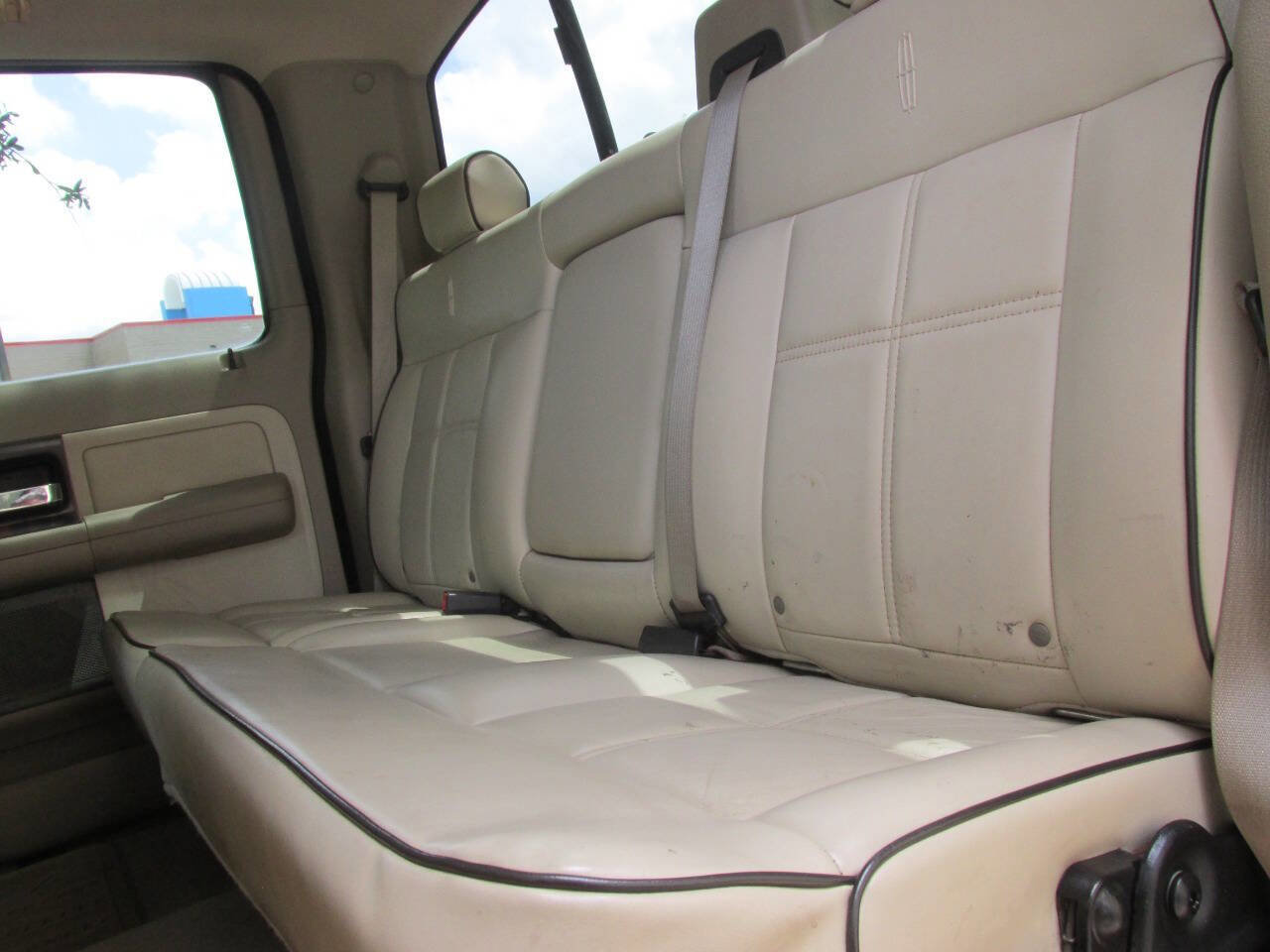 Used 2006 Lincoln Mark LT 2WD image 19