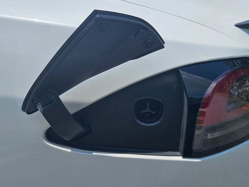 Used 2023 Tesla Model S Plaid AWD/4WD image 31