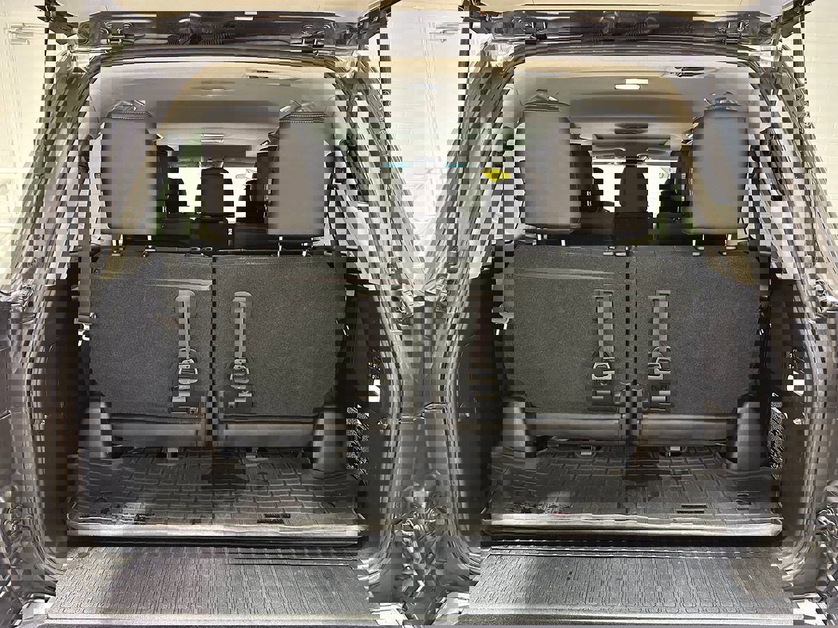 Used 2016 Lexus LX 570 4WD w/ Luxury Package image 8