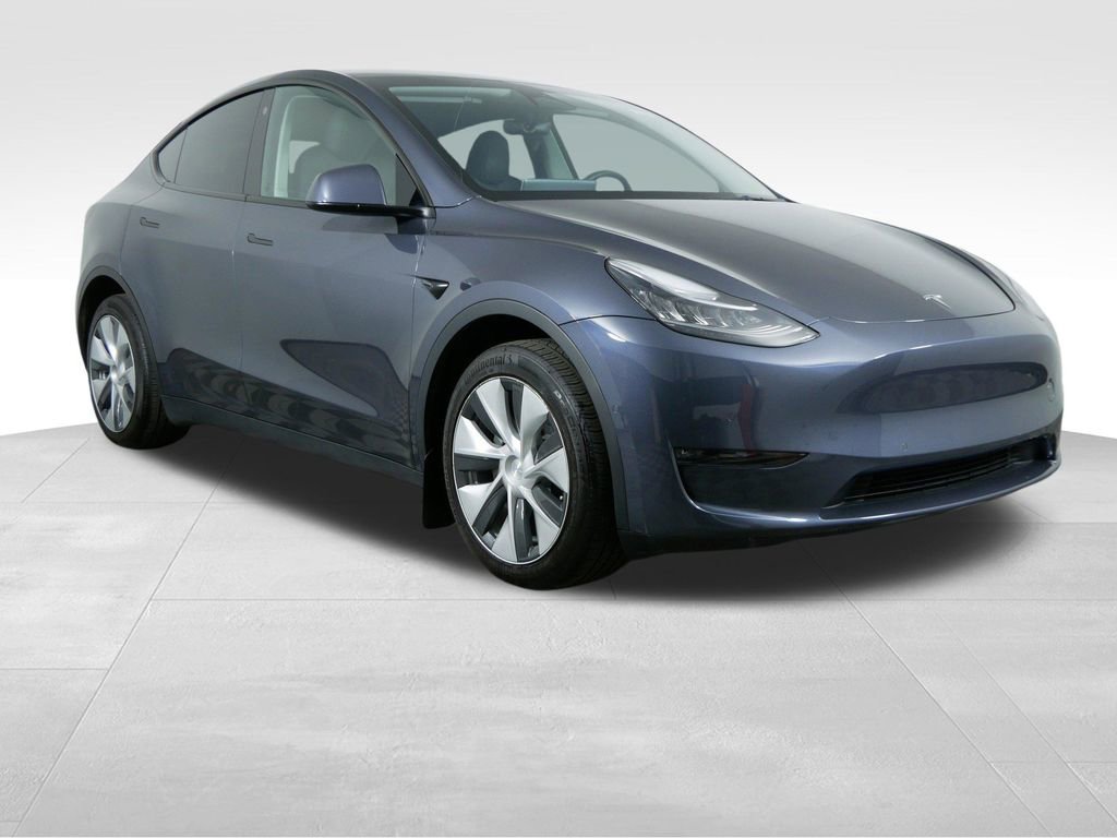 Used 2022 Tesla Model Y Long Range image 2