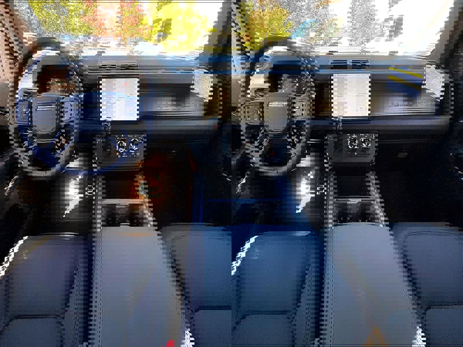 New 2025 Land Rover Defender 130 V8 image 7