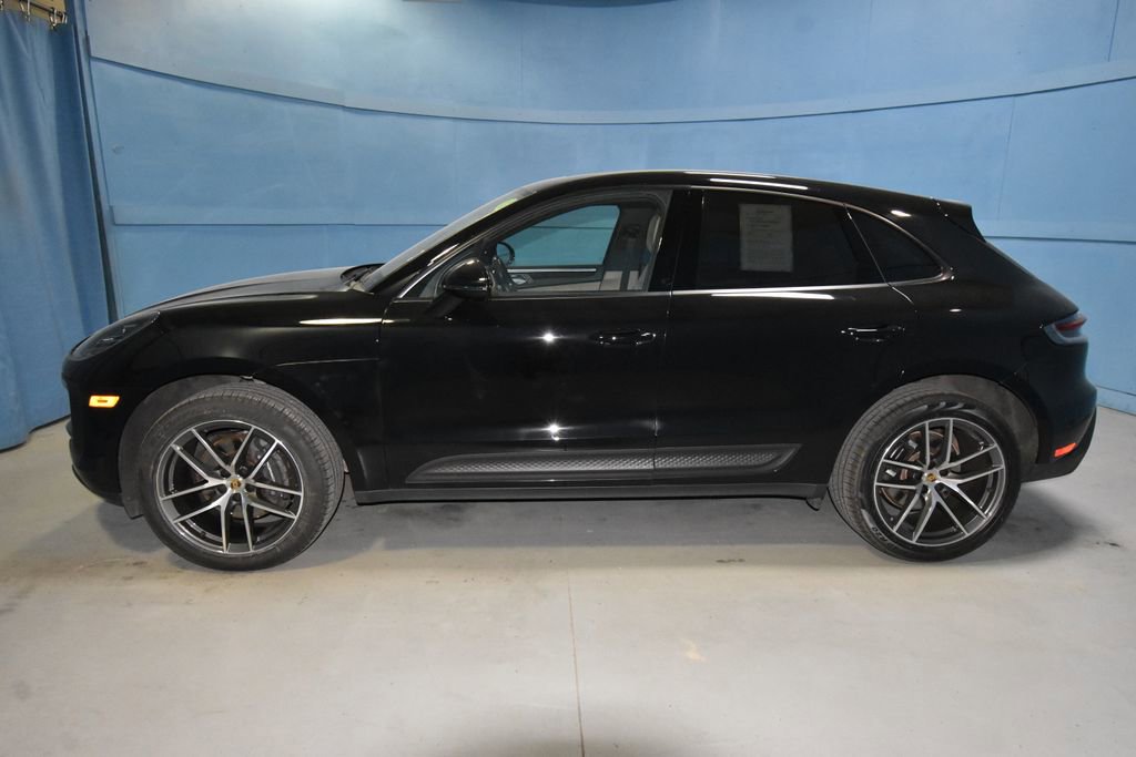 Used 2023 Porsche Macan Turbo image 2