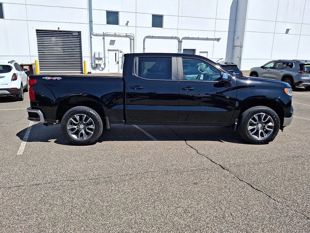 Used 2022 Chevrolet Silverado 1500 LT AWD/4WD image 10