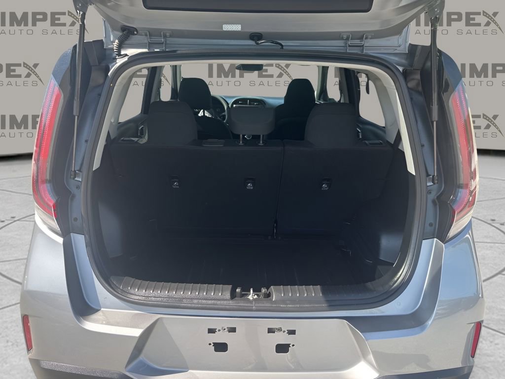 Used 2024 Kia Soul LX w/ Option Group 015 FWD image 23